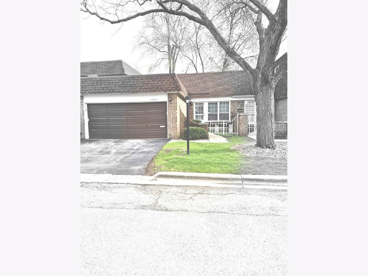 Townhomes & Condos For Sale Brandywine Villa Park Illinois, 17W755 Standish Lane