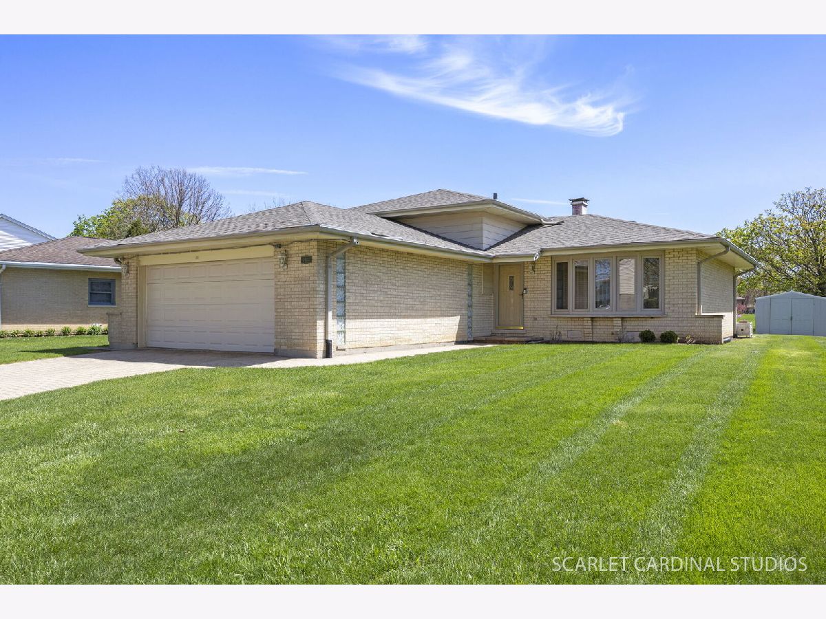  For Sale Darien Illinois, 3433 Drover Lane