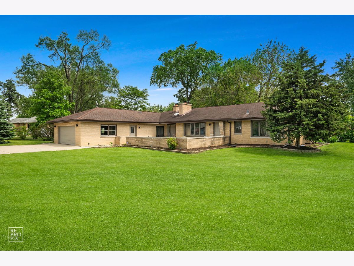 Homes For Sale White Pines Bensenville Illinois, 16W721 Red Oak Street
