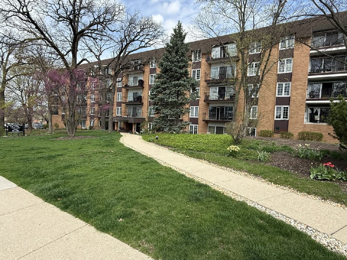Condos & Townhomes For Sale Park Place West Glen Ellyn Illinois, 441 Park Boulevard