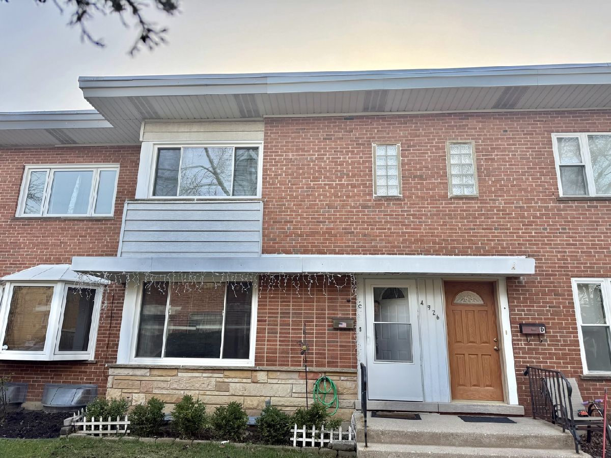  For Rent Skokie Illinois, 4926 Crain