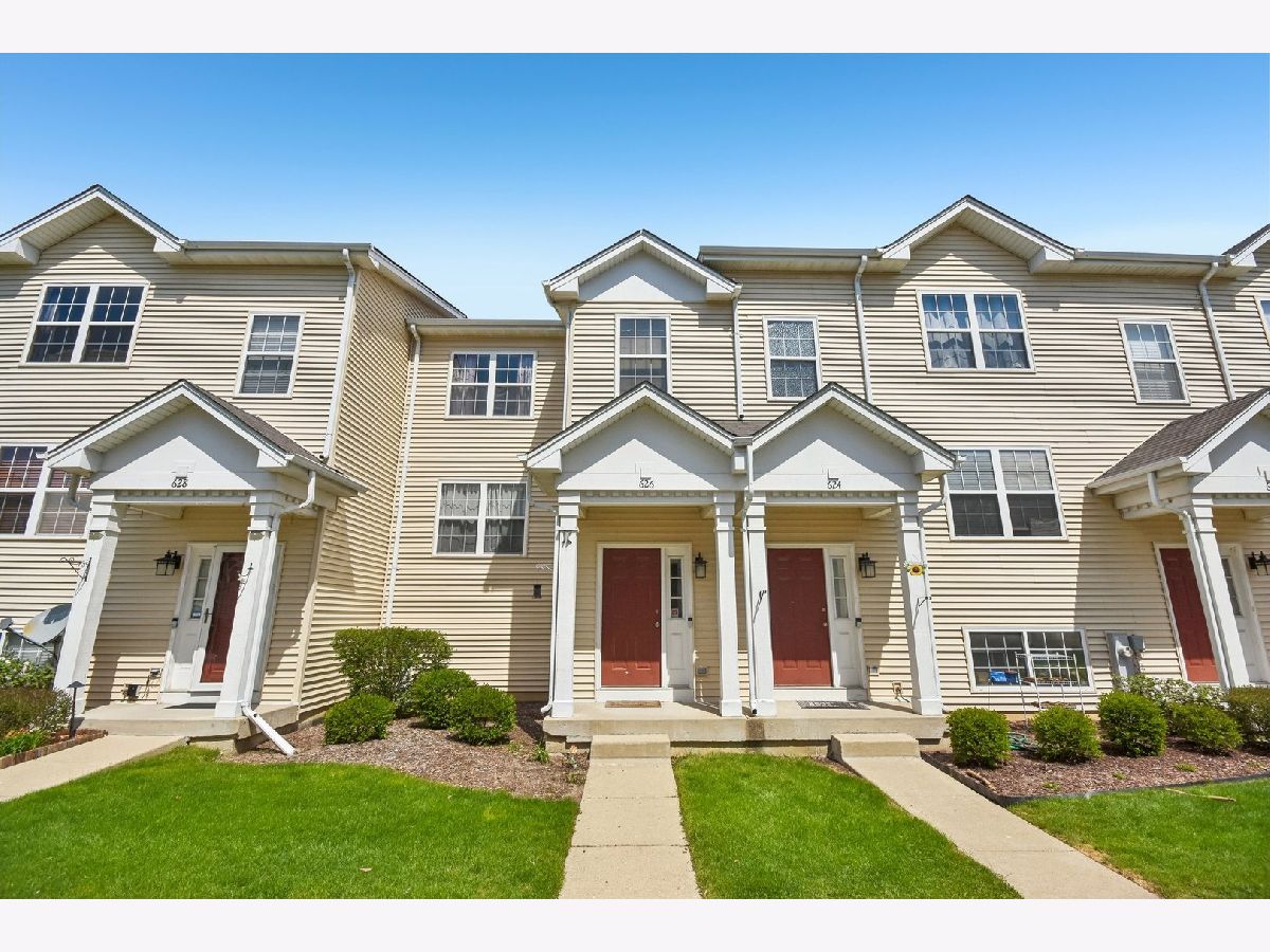 Townhomes & Condos & Homes For Sale Cranberry Lake Hainesville Illinois, 626 Triumph Court