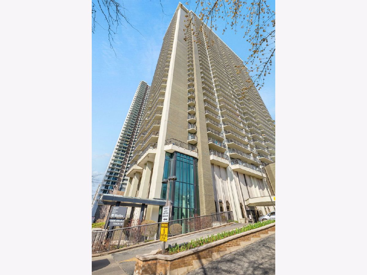 Condominiums For Sale Malibu Chicago Illinois, 6007 Sheridan Road