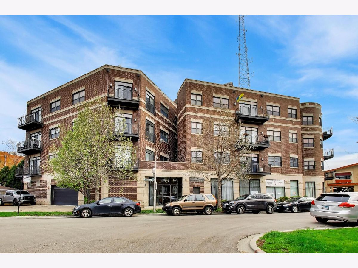  Sold Chicago Illinois, 3028 Roscoe