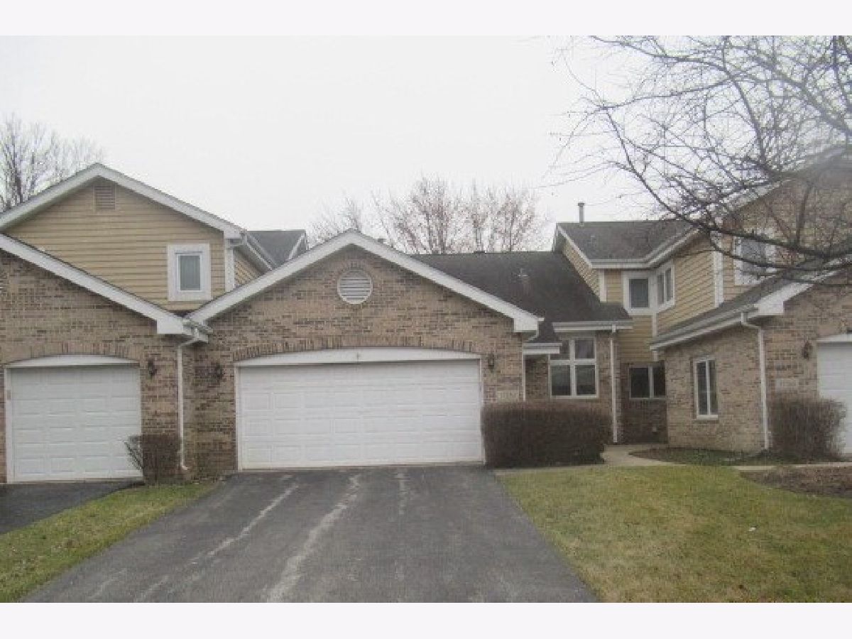 Homes & Townhomes & Condos For Sale Brook Hills Orland Park Illinois, 17259 Lakebrook Drive