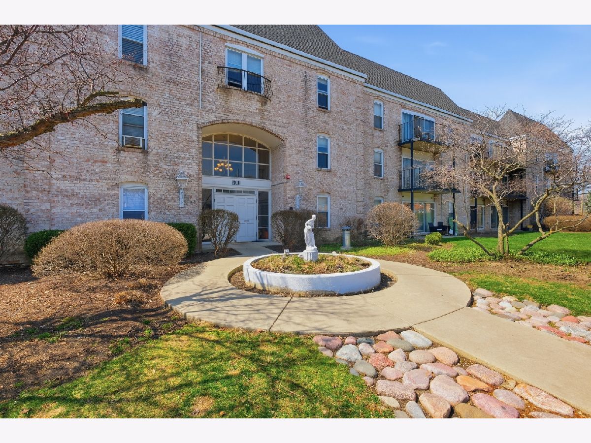  For Sale Rolling Meadows Illinois, 5001 Carriage Way Drive