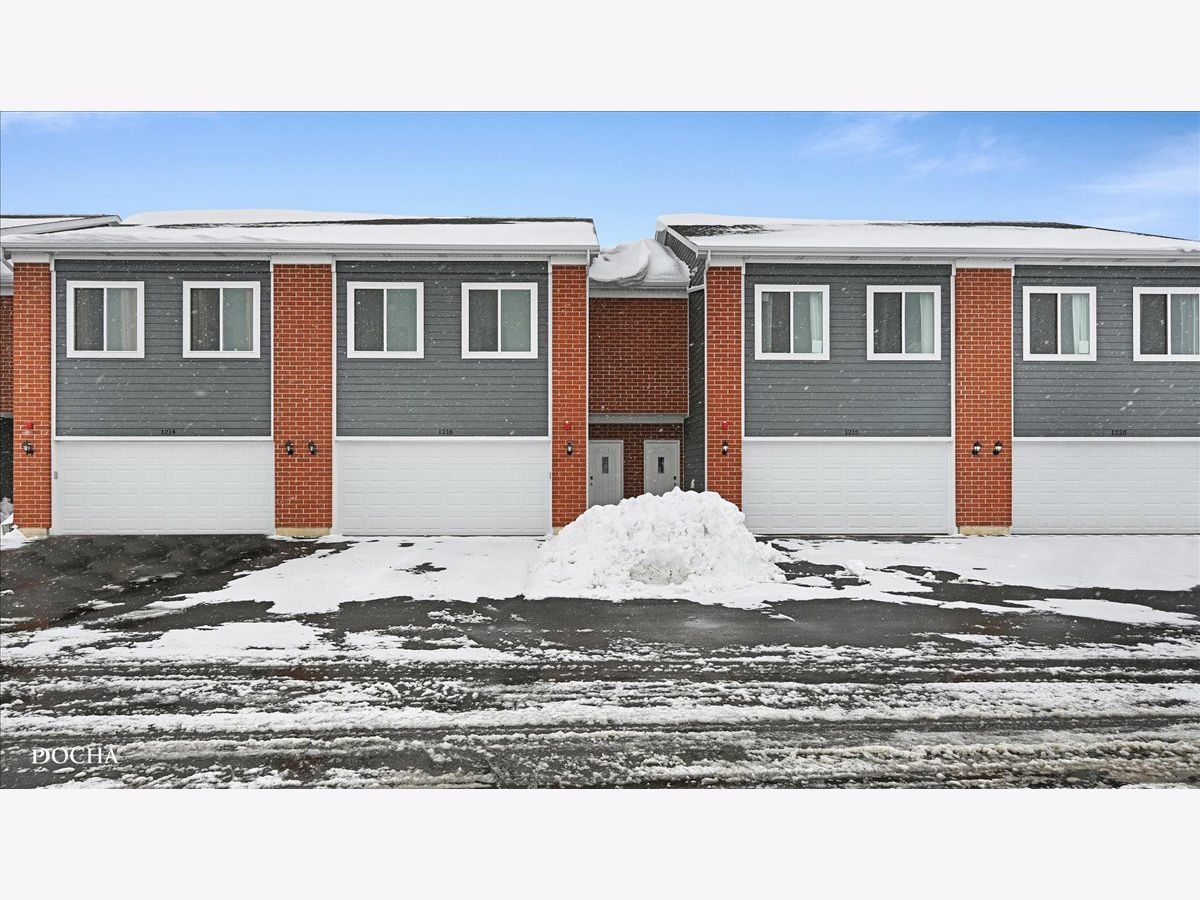 Condos & Townhomes Sold Townes Of Kendall Market Place Yorkville Illinois, 1205 Gillespie