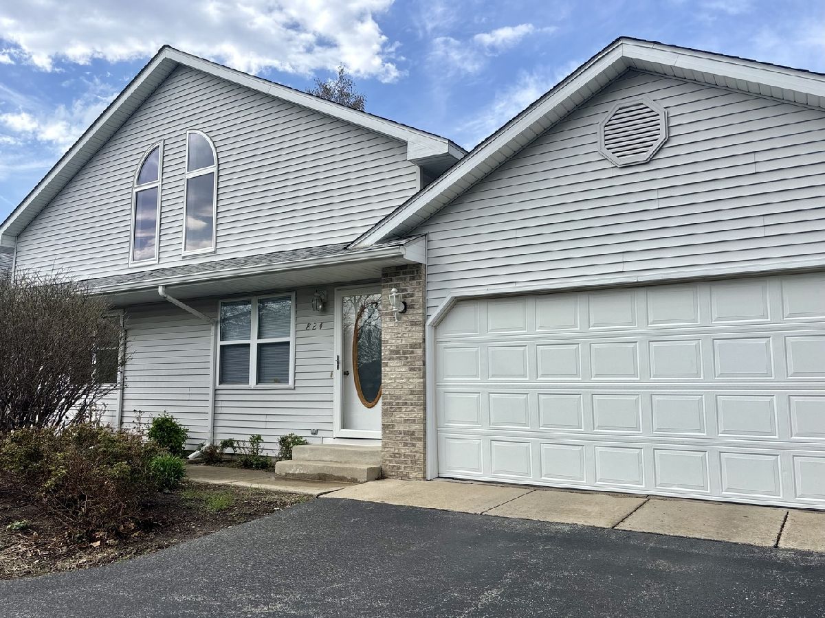  For Sale Wilmington Illinois, 824 Kahler Road