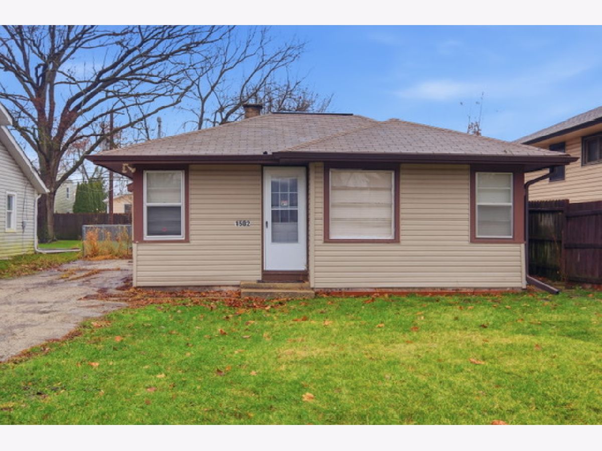  For Sale Round Lake Beach Illinois, 1502 Ridgeway Street