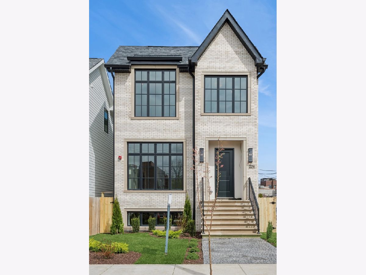  For Sale Chicago Illinois, 2214 Oakdale Avenue