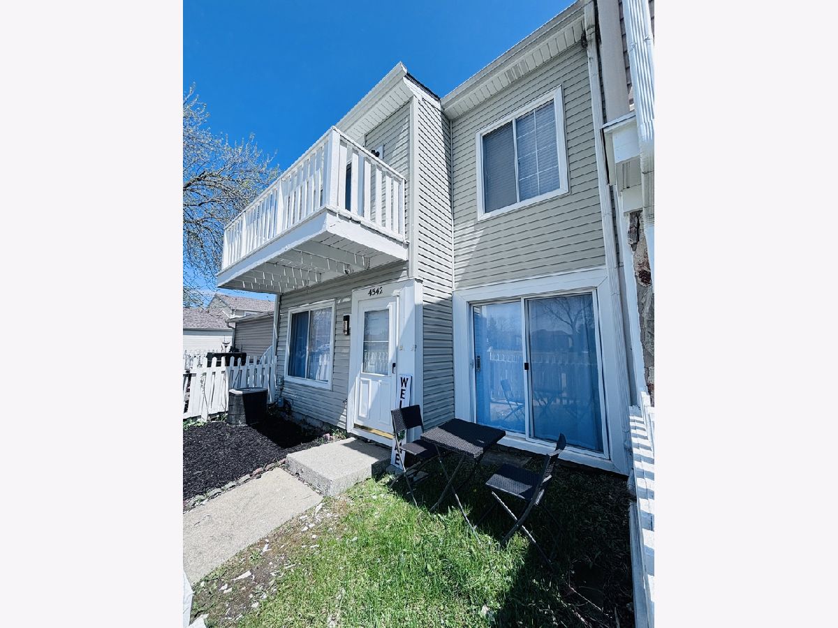  For Sale Country Club Hills Illinois, 4542 Windsor Lane