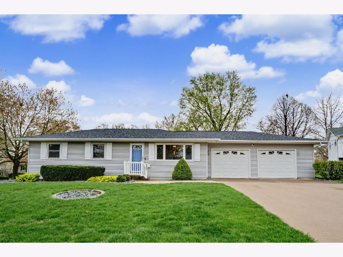  For Sale Bettendorf Iowa, 1935 Fairmeadows Court