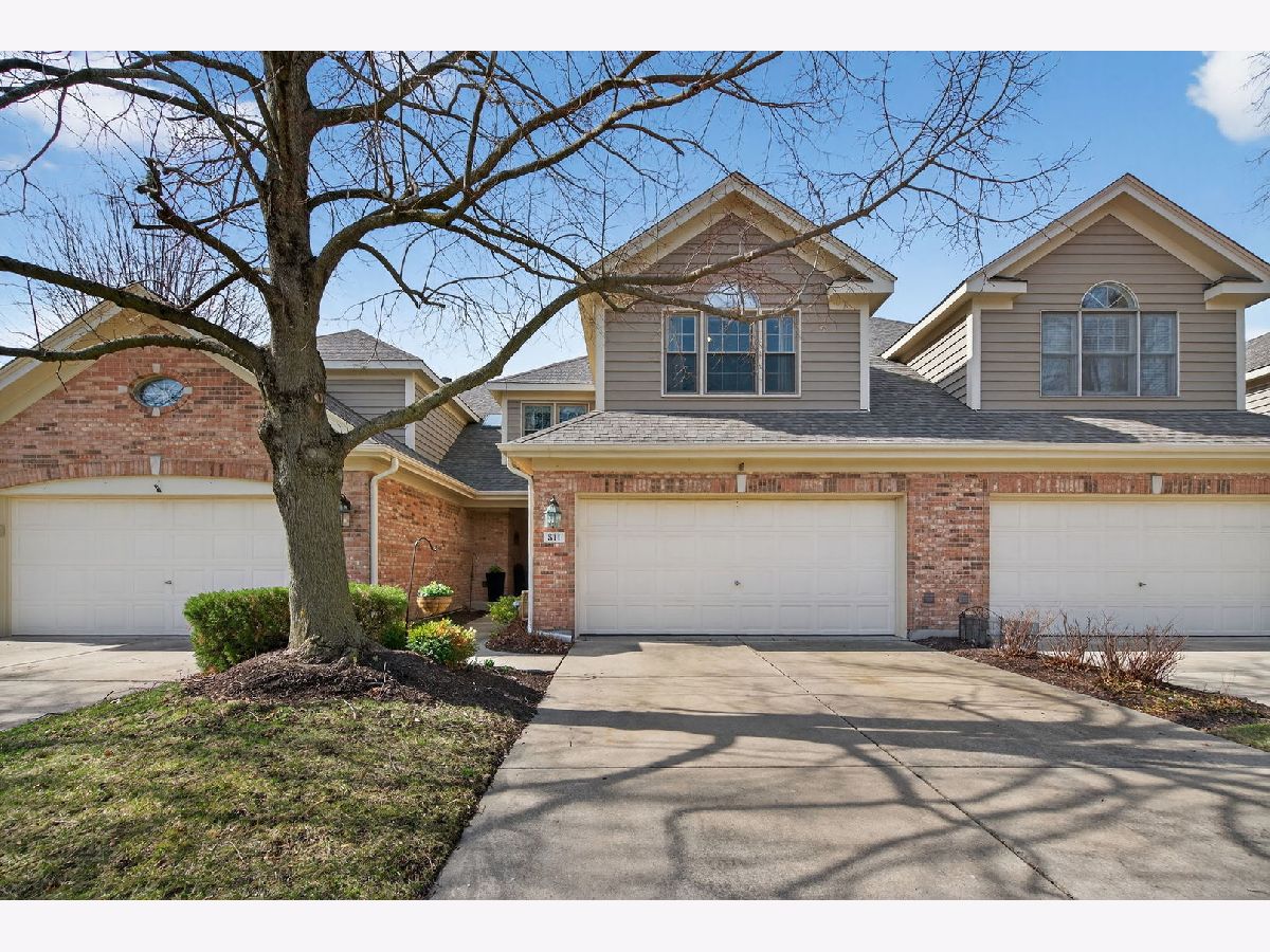 Homes & Townhomes For Sale Kingswood St Charles Illinois, 811 King Henry Lane