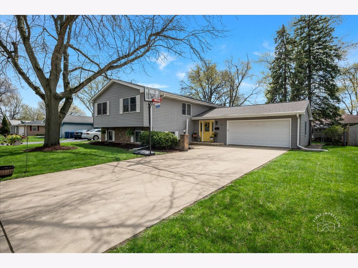 For Sale Aurora Illinois, 1610 Heather Drive
