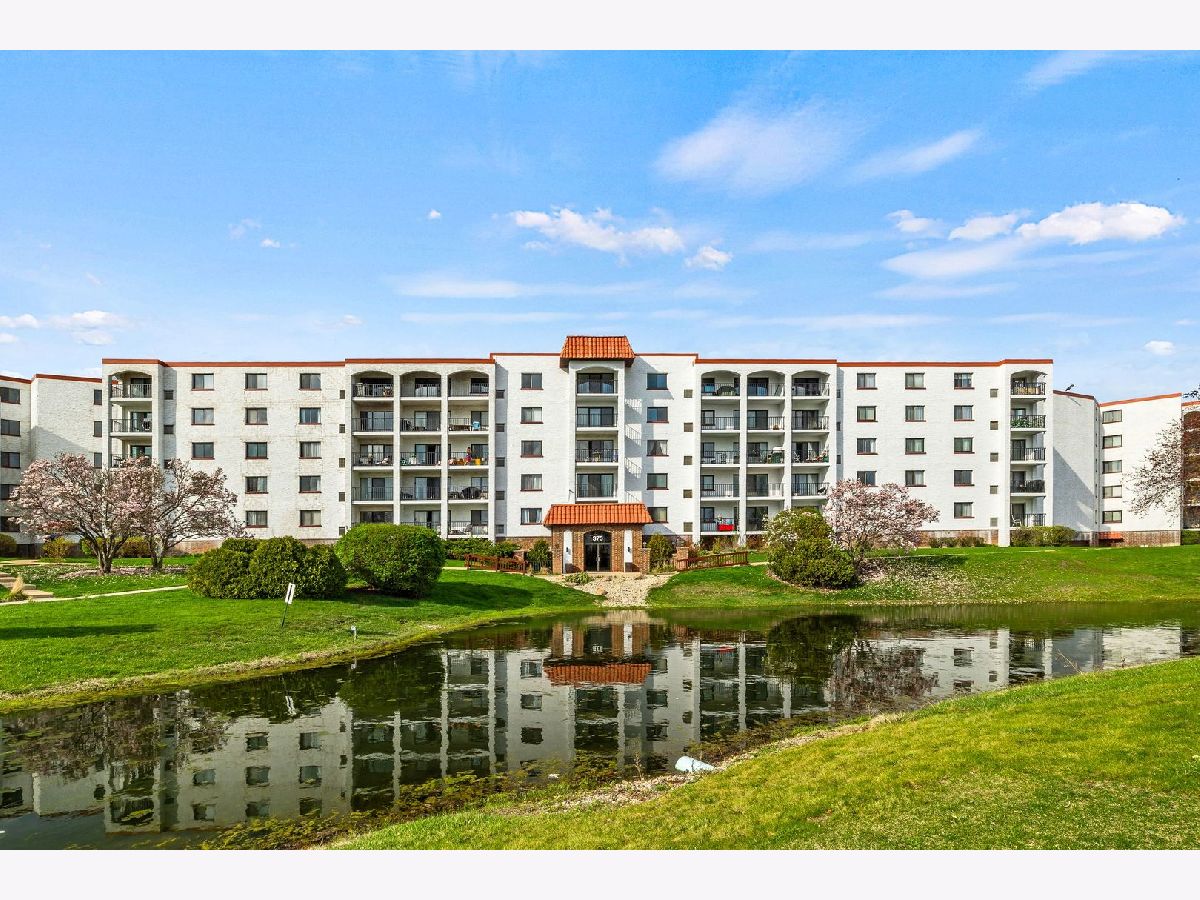  For Sale Wheeling Illinois, 375 Plum Creek Drive