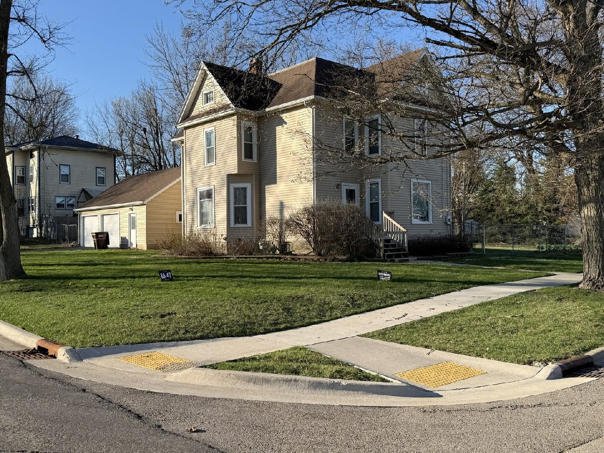  For Sale Rochelle Illinois, 304 Avenue D