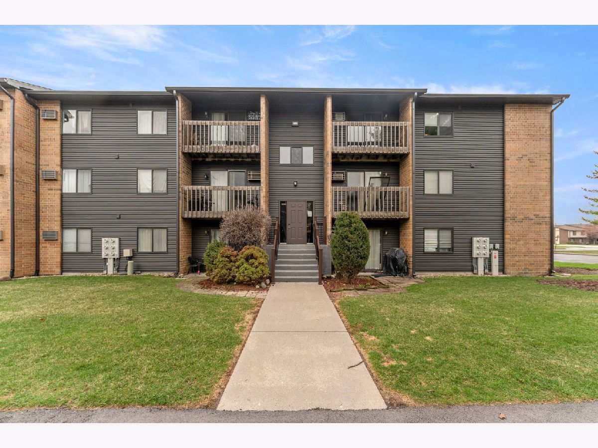  For Sale Crystal Lake Illinois, 651 Virginia Road