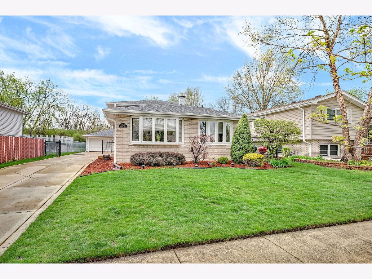  For Sale Crestwood Illinois, 13808 Sandra Lane