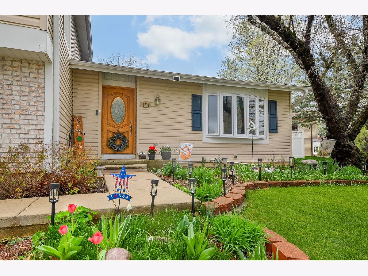  For Sale Bartlett Illinois, 879 Lakeside Drive