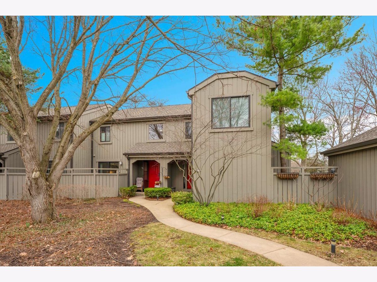  For Sale Lake Barrington Illinois, 196 Shoreline Road