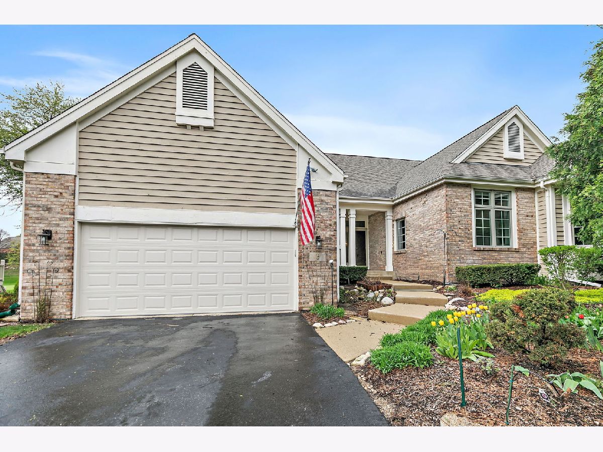  For Sale Lake In The Hills Illinois, 3 Sunvalley Court