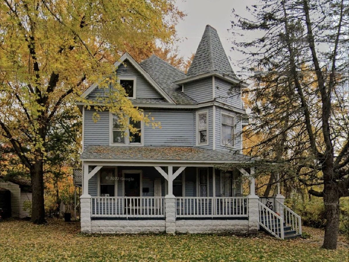  Rented Woodstock Illinois, 410 Center