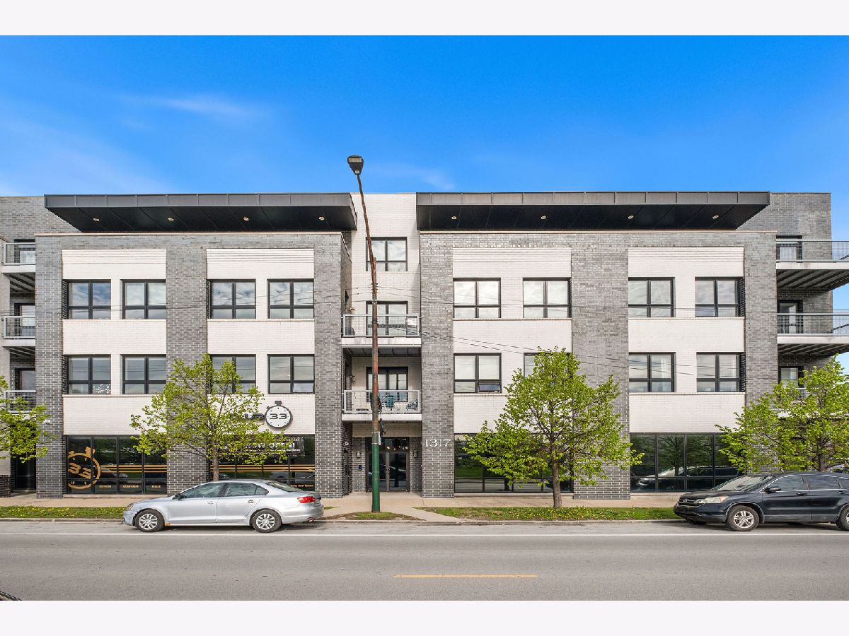  For Sale Chicago Illinois, 1317 Larrabee Street