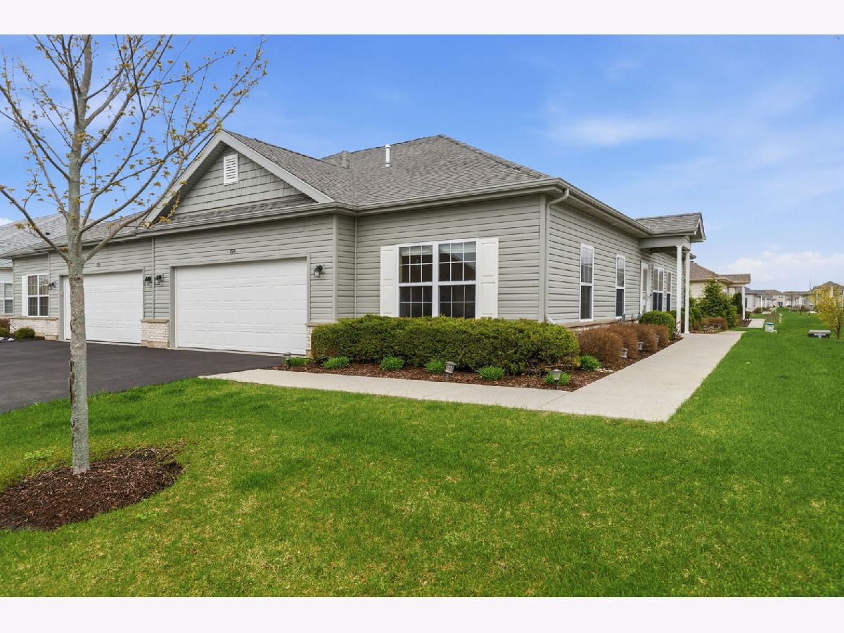  For Sale Mchenry Illinois, 928 Yorktown Street