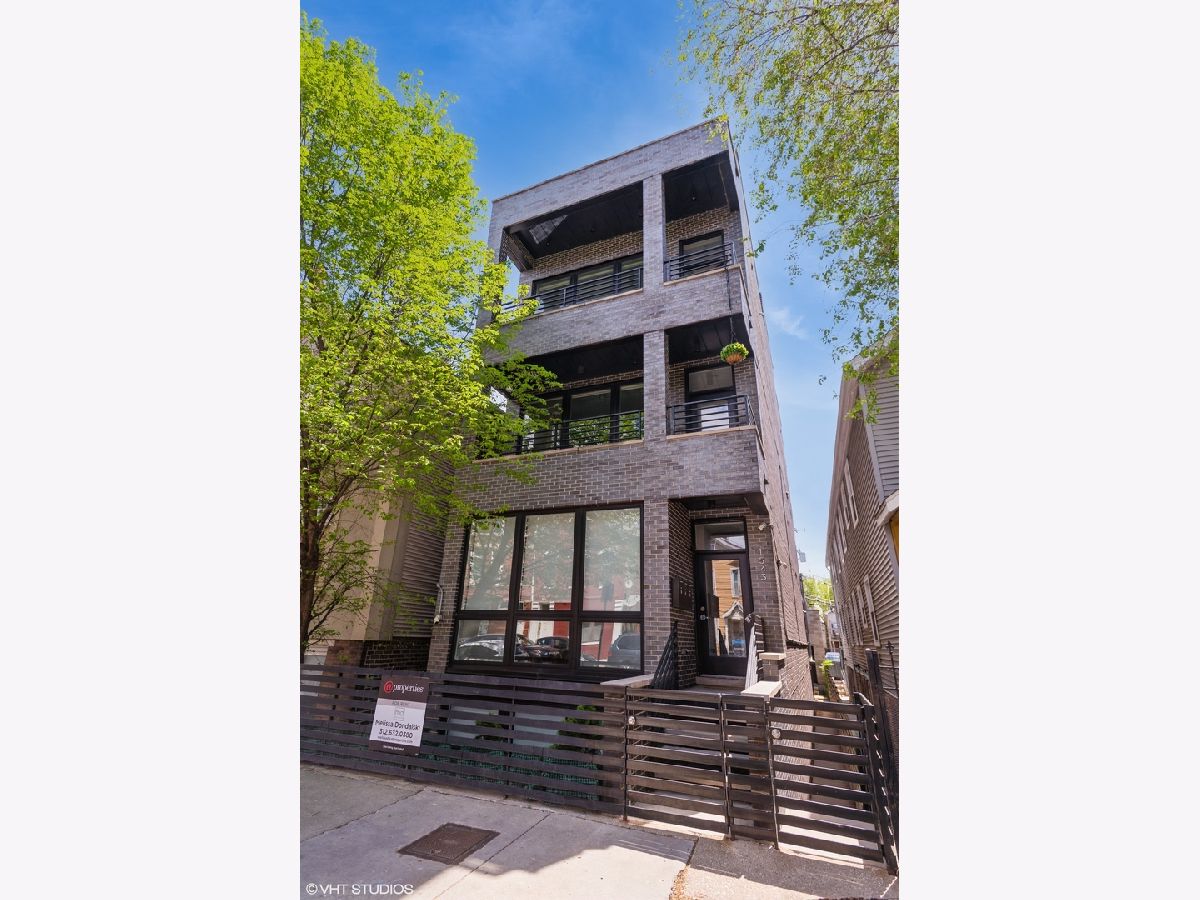  Rented Chicago Illinois, 1543 Augusta