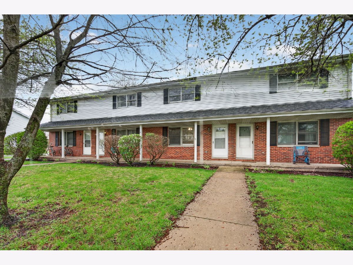  For Rent Yorkville Illinois, 115 Colonial