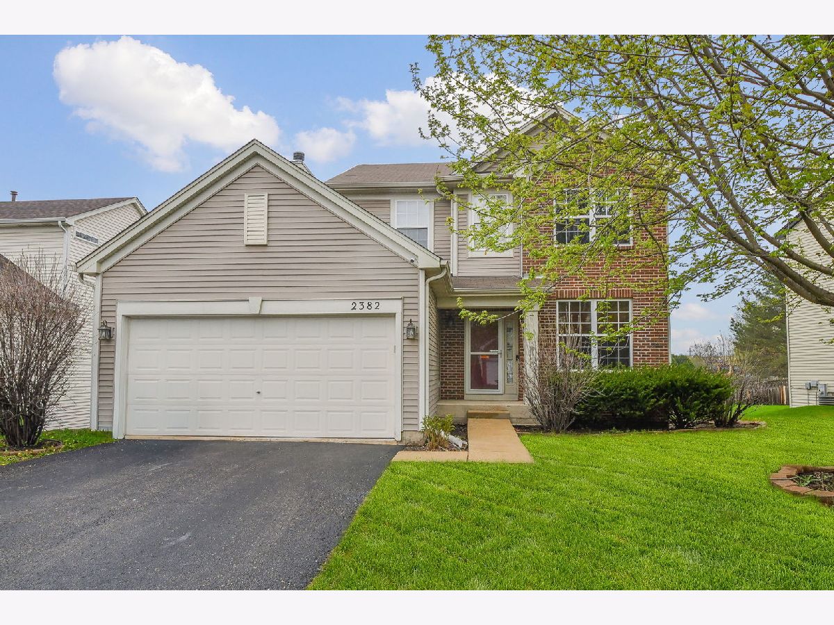 Homes & Townhomes & Condos For Sale Amber Fields Aurora Illinois, 2382 Shiloh Drive