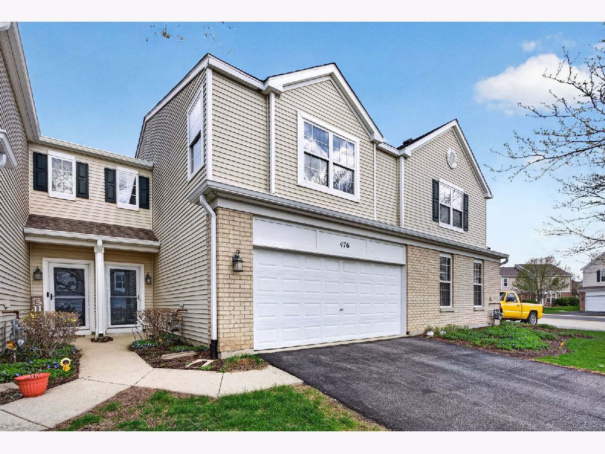 Townhomes For Sale Springbrook Trails Oswego Illinois, 476 Brookside Drive