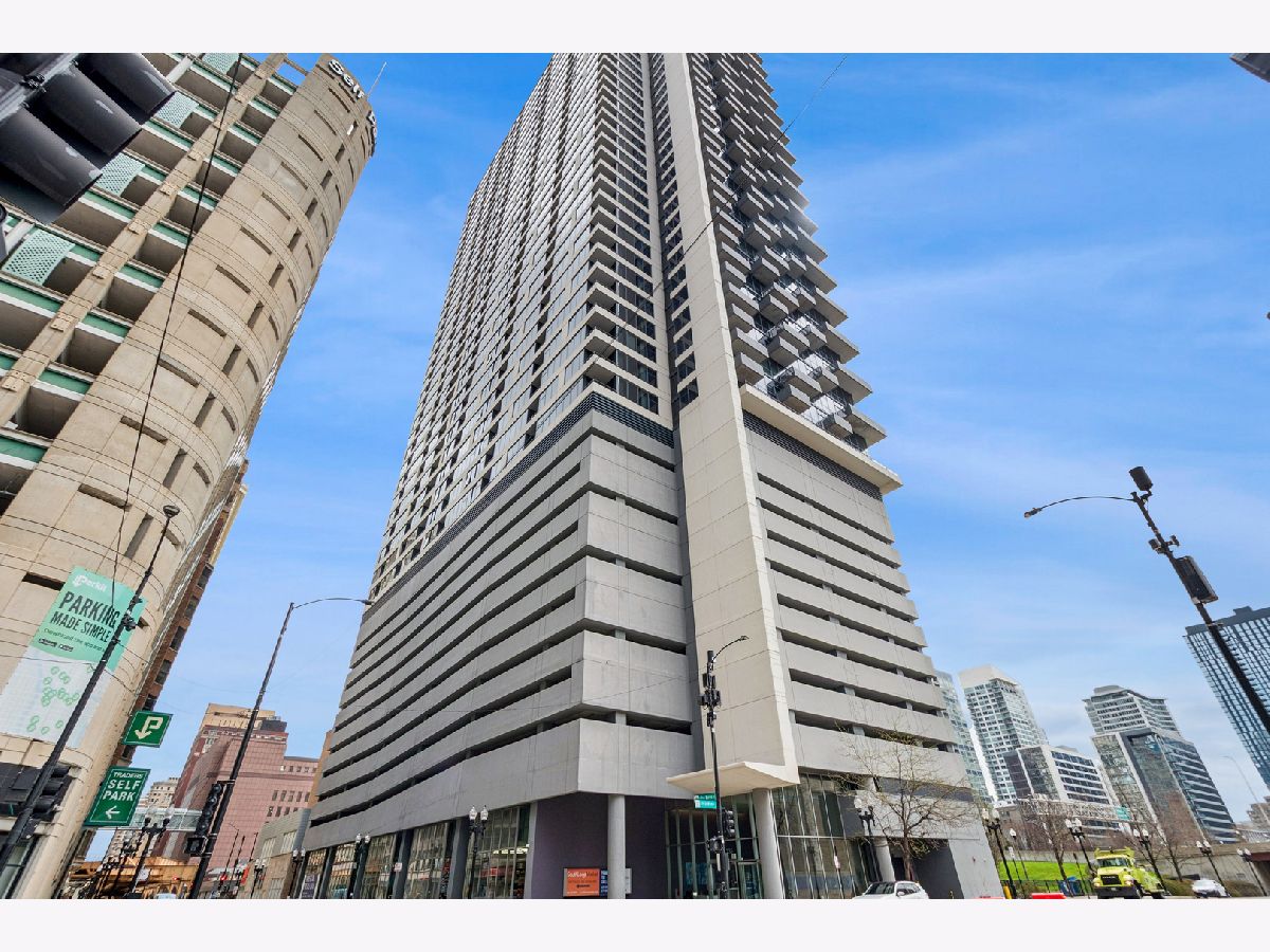  For Sale Chicago Illinois, 235 Van Buren Street