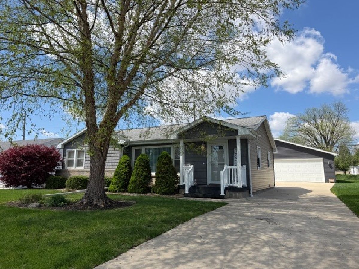  Sold Clinton Illinois, 301 Cedar