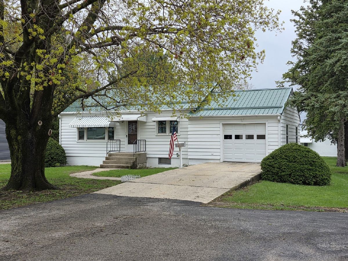  For Sale Prophetstown Illinois, 60 Grove Street