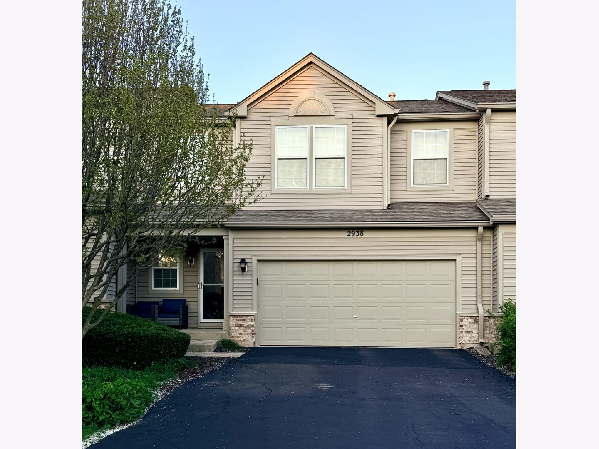 Townhomes & Homes For Rent Country Club Village Aurora Illinois, 2938 Peachtree