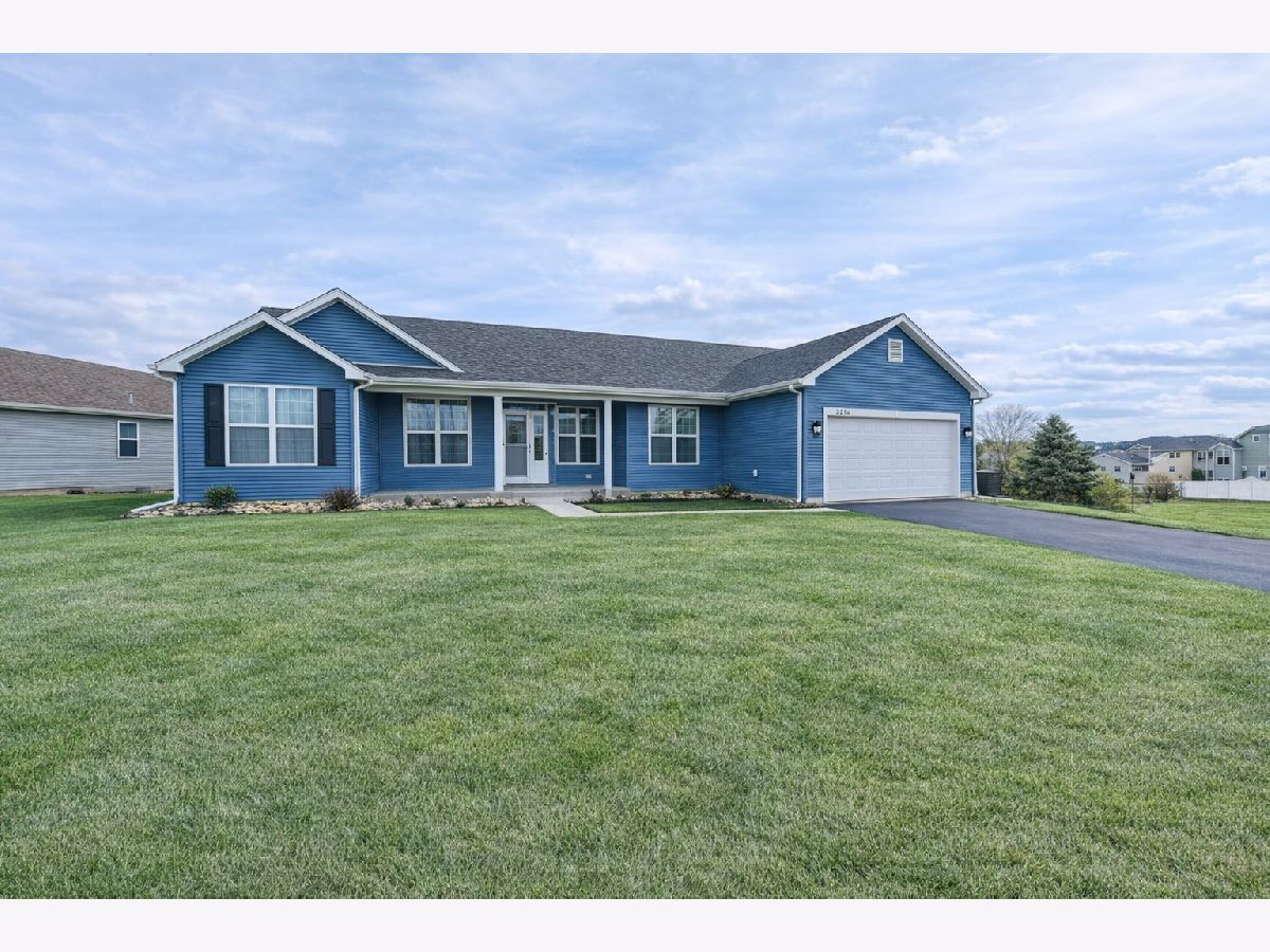  For Sale Mchenry Illinois, 2214 Truman Trail