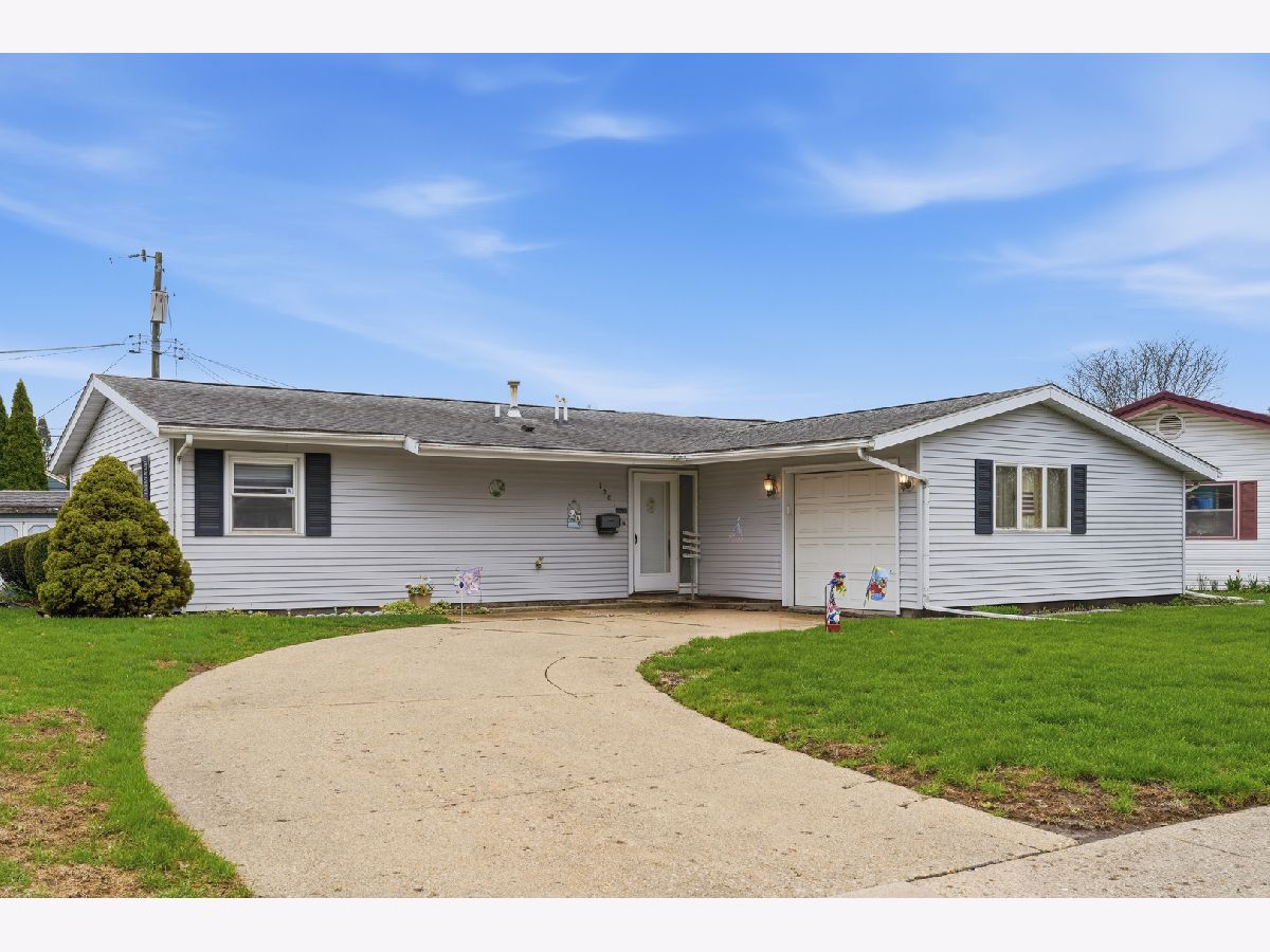  For Sale Sterling Illinois, 1201 Long Court