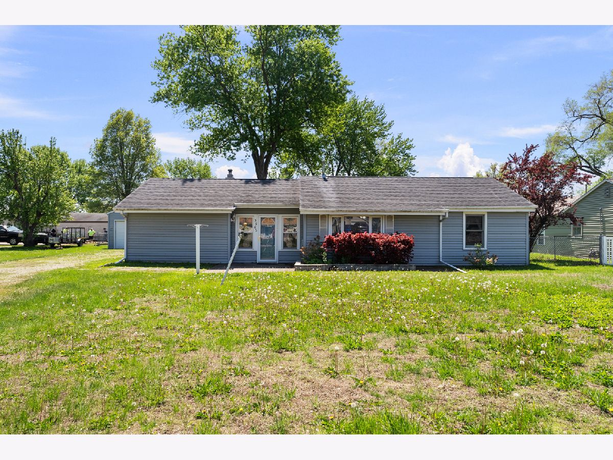  For Sale East Moline Illinois, 3906 Morton Drive