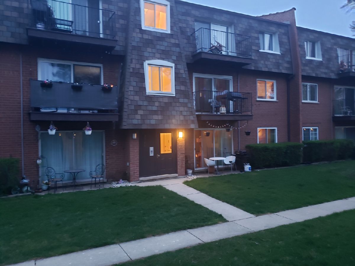  Rented Des Plaines Illinois, 9366 Bay Colony