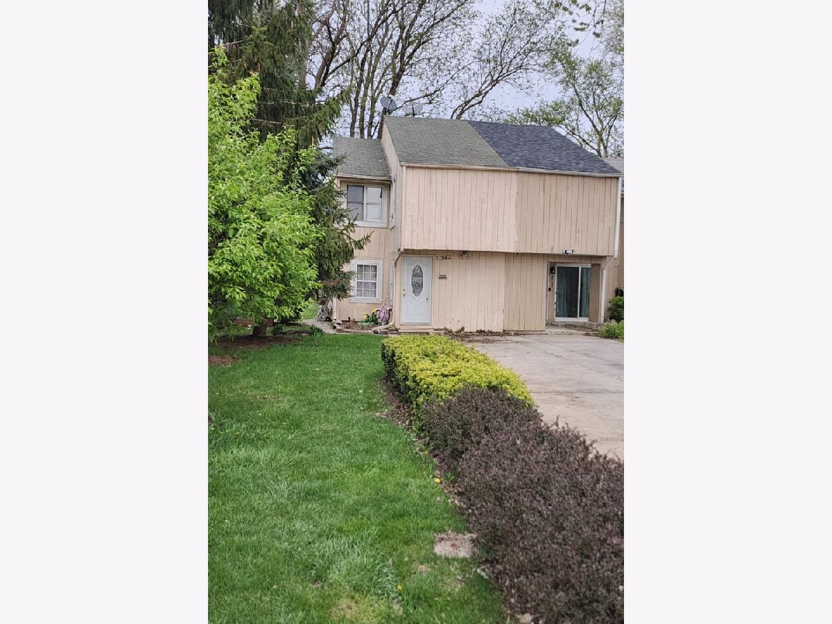  For Sale Carpentersville Illinois, 2134 Morningside Lane
