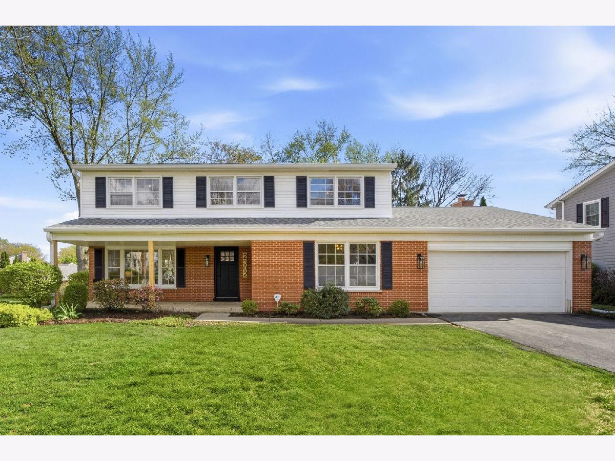  For Sale Geneva Illinois, 2302 Sudbury Lane