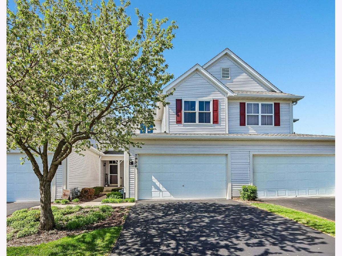 Townhomes & Condos & Homes For Sale Harvest Hills St Charles Illinois, 2986 Langston Circle