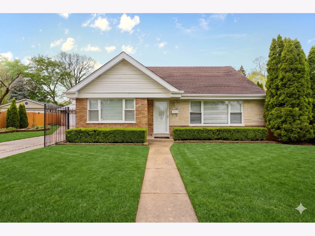 Homes For Sale Fairlawn Westchester Illinois, 11226 Mandel Avenue