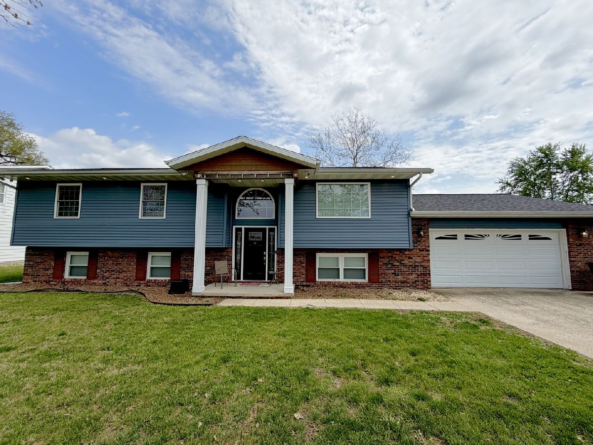  For Sale Salem Illinois, 150 Woodland Drive