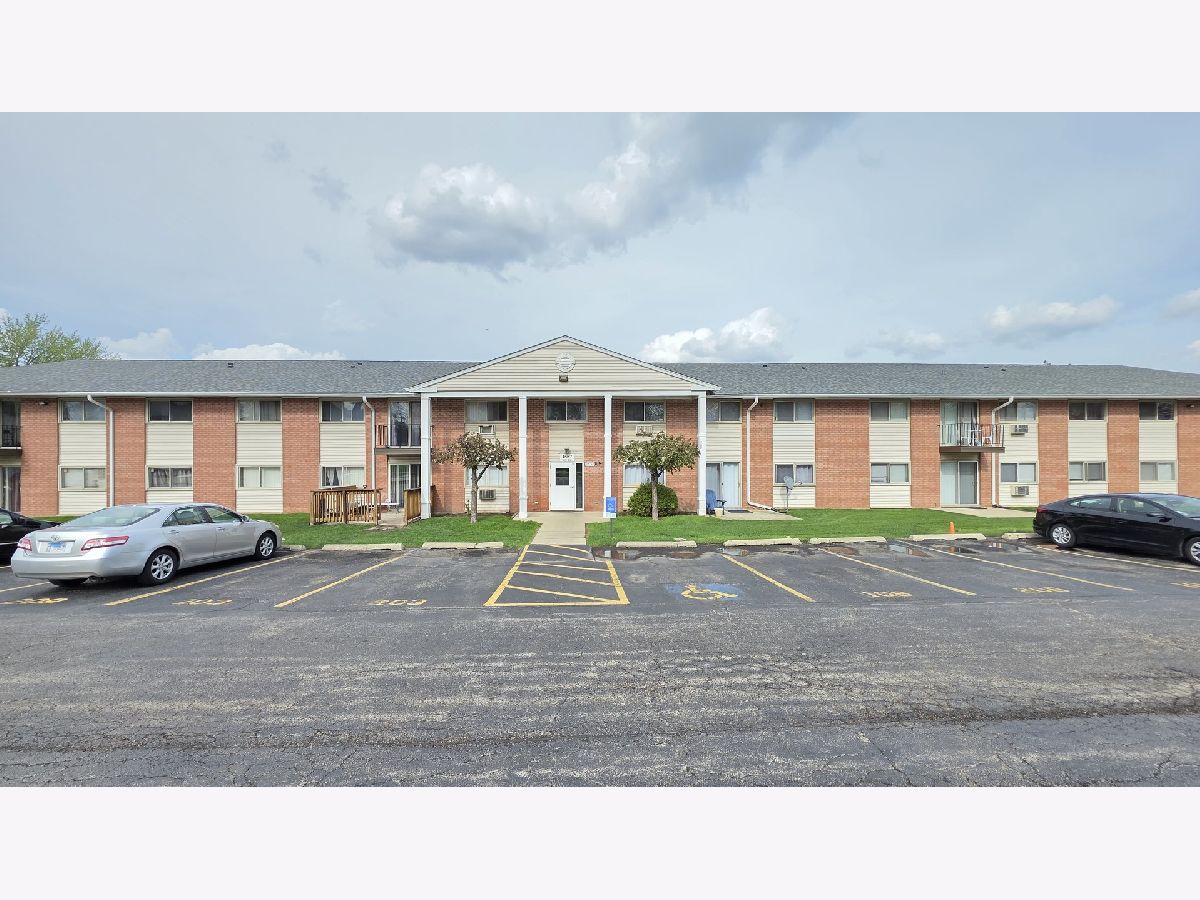  For Sale Glendale Heights Illinois, 1557 Jill Court