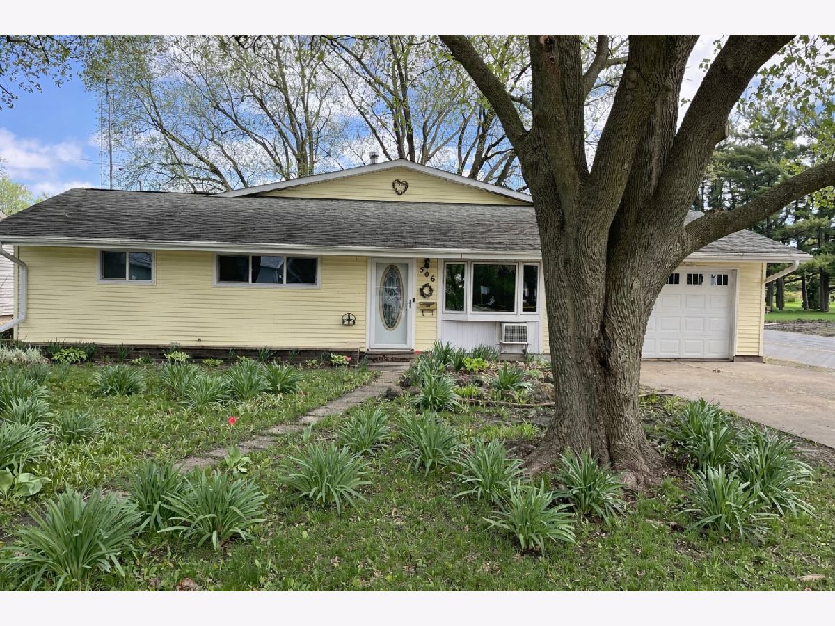  For Sale Sycamore Illinois, 506 Parkside Drive