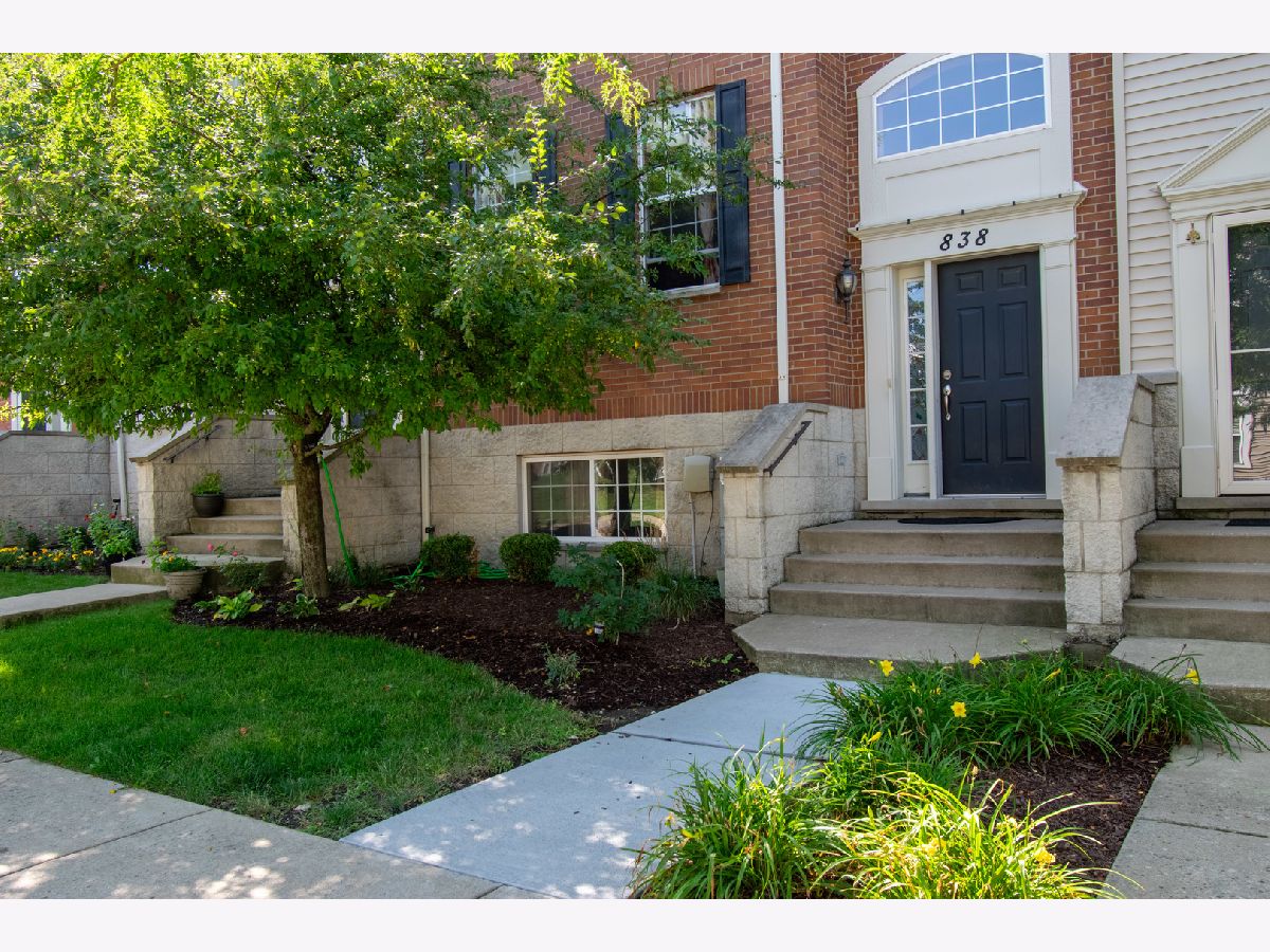 Townhomes & Condos For Rent Lehigh Station Aurora Illinois, 838 Lewisburg