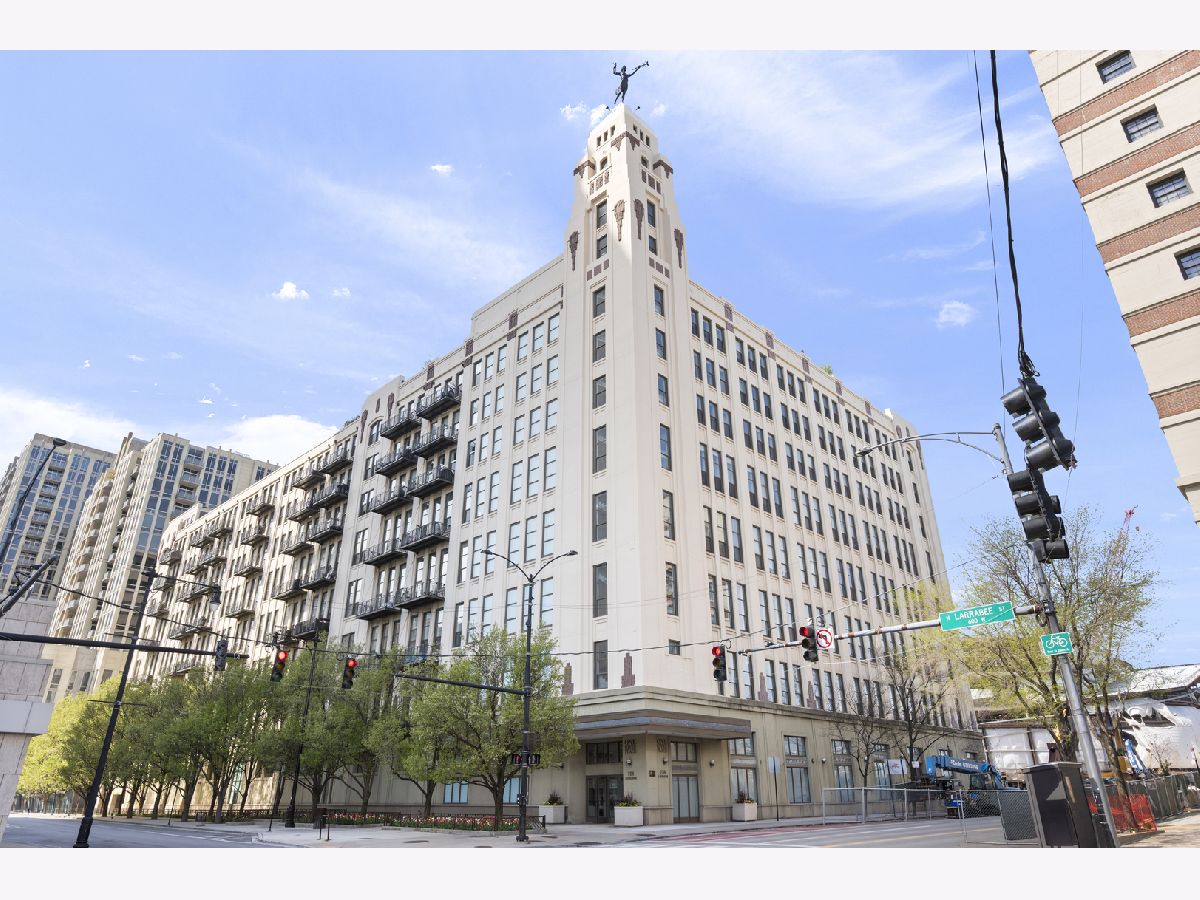 Condominiums For Sale One River Place Chicago Illinois, 758 Larrabee Street