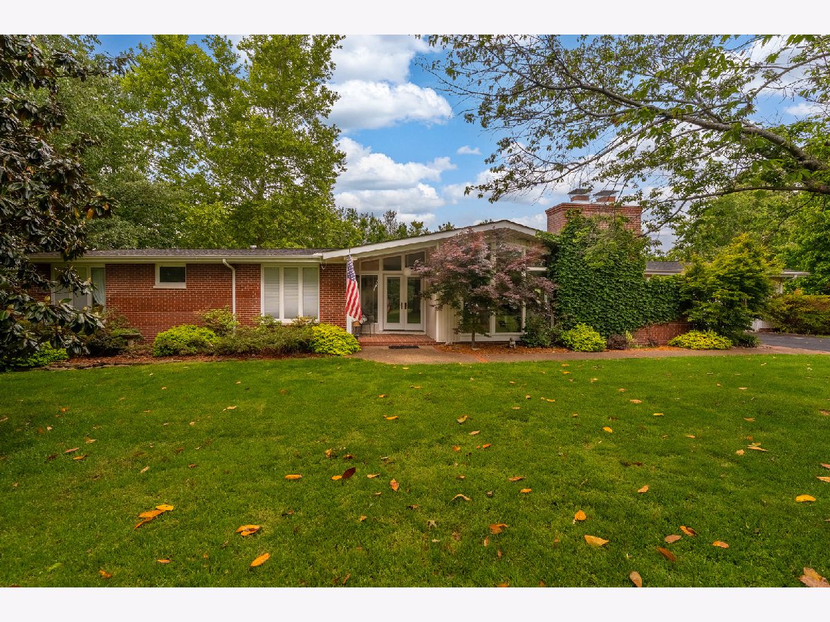  For Sale Harrisburg Illinois, 325 Country Club Lane
